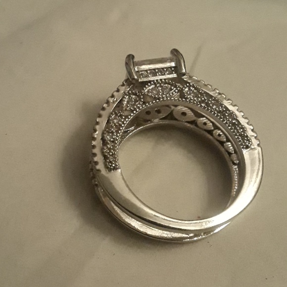Silver ring - Picture 2 of 2